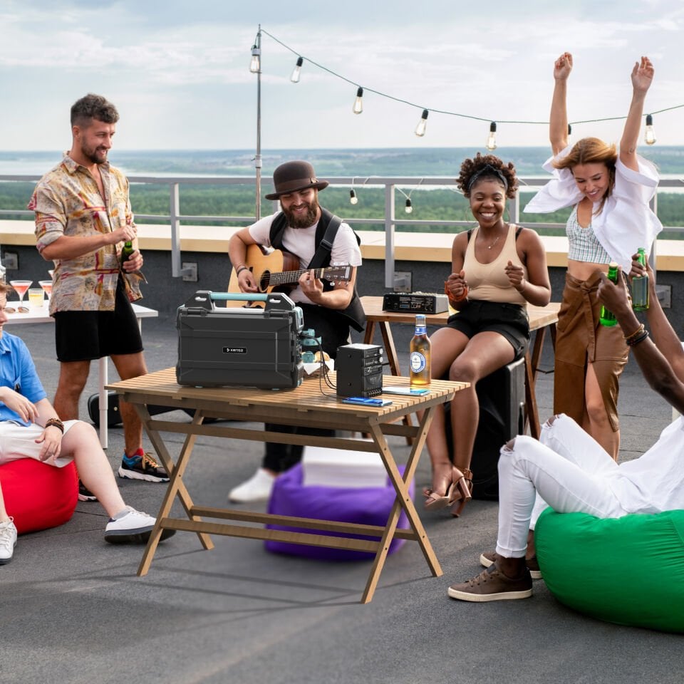 Entegre 30W Güneş Panelli 300W Taşınabilir Güç İstasyonu